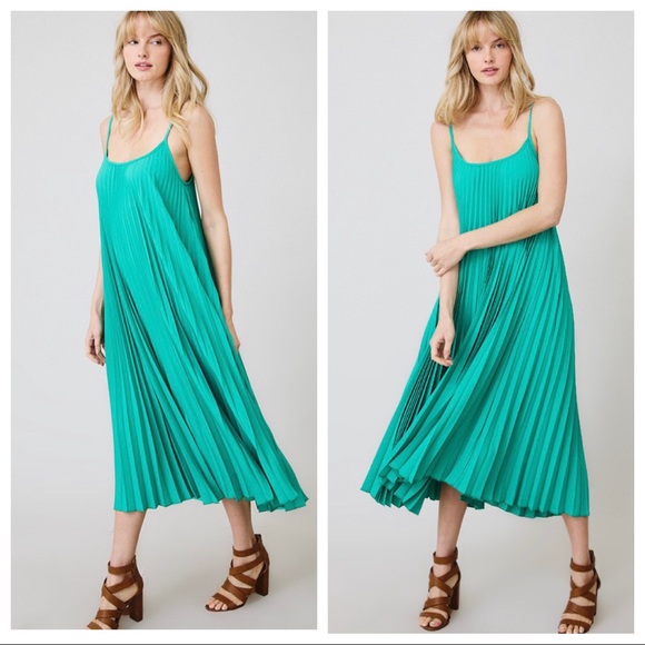 01 Amelia Fabulous Pleated Cami Dress - Picture 3 of 3